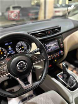 نيسان قاشقاي